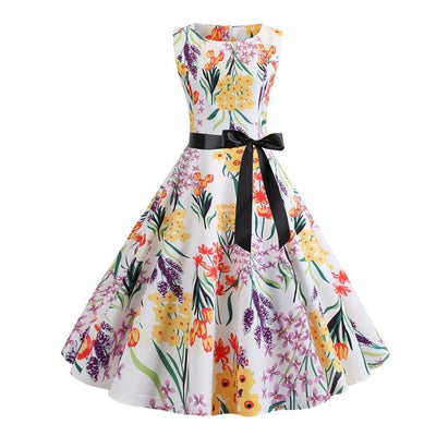 Valkoinen Vintage Levenevä Mekko Kuumilla Kukilla