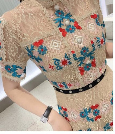 Pitkä Mekko Ruffle Vintage Champagnella