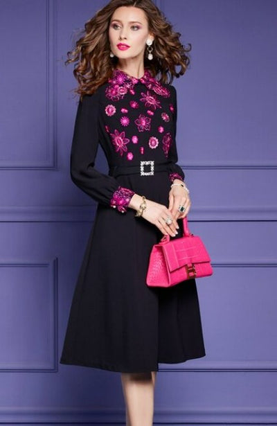 Pitkä Vintage-Kukkamekko