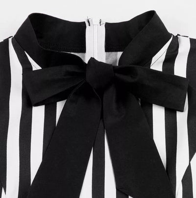 Vintage Trapetsimekko Jousivyöllä