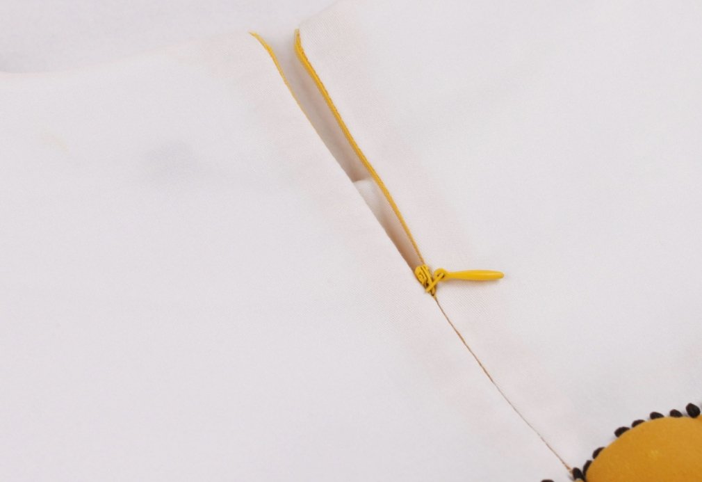 Kaunis Keltainen Ja Valkoinen Mekko Vintage-Design