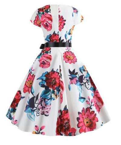 Valkoinen Ja Vaaleanpunainen Vintage Levenevä Mekko