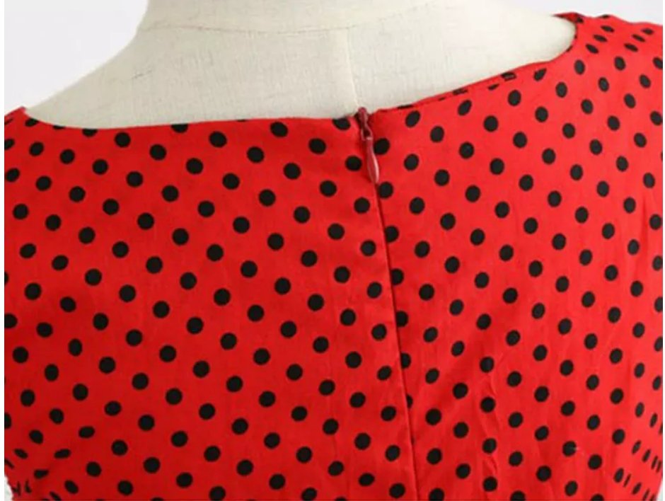 Punainen 50-Luvun Pin Up -Mekko