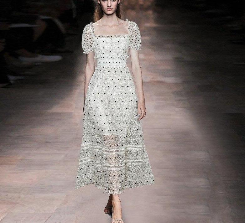 Vintage 40-Luvun Valkoinen Pilkkumekko