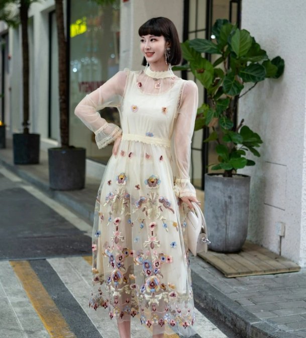 Vintage 40-Luvun Pitkä Mekko Samppanjaa