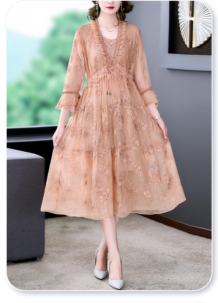 Vintage Kukkakirjontamekko