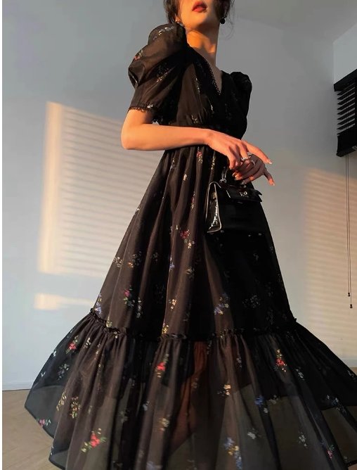 Vintage Musta V-Aukkoinen Mekko