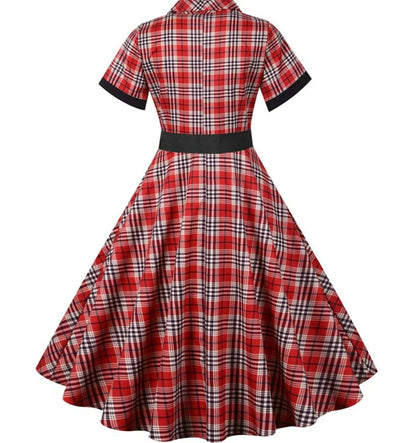 Vintage Punainen Ja Musta Raidallinen Mekko